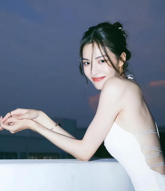 钟楚曦在《芳华》中的剧照