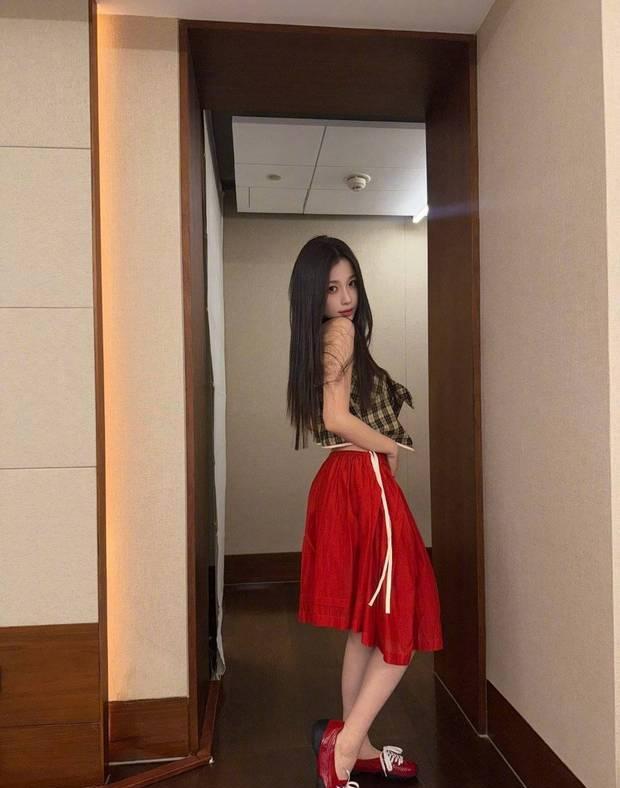 虞书欣身材写真